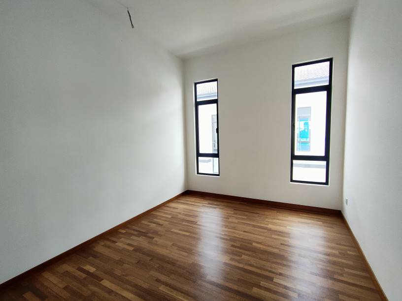 Corner Norton Eco Grandeur Bungalow by Benson - photo 5