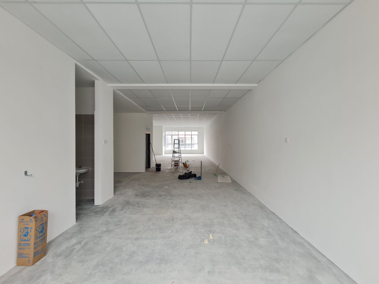 First Floor Suria Square Shop by Chee Hin - photo 4