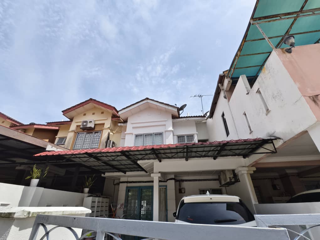 Reno 2 Sty House Saujana Utama 2 by Matt - photo 2