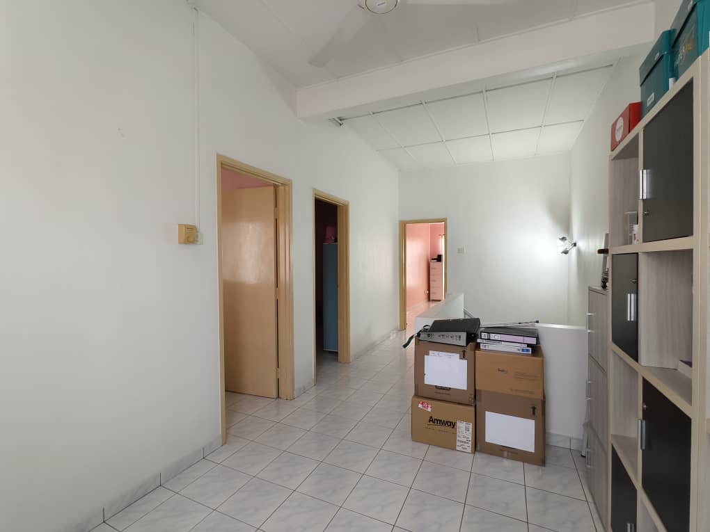 Reno 2 Sty House Saujana Utama 2 by Matt - photo 5