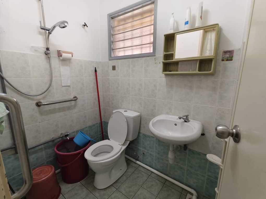 Reno 2 Sty House Saujana Utama 2 by Matt - photo 11