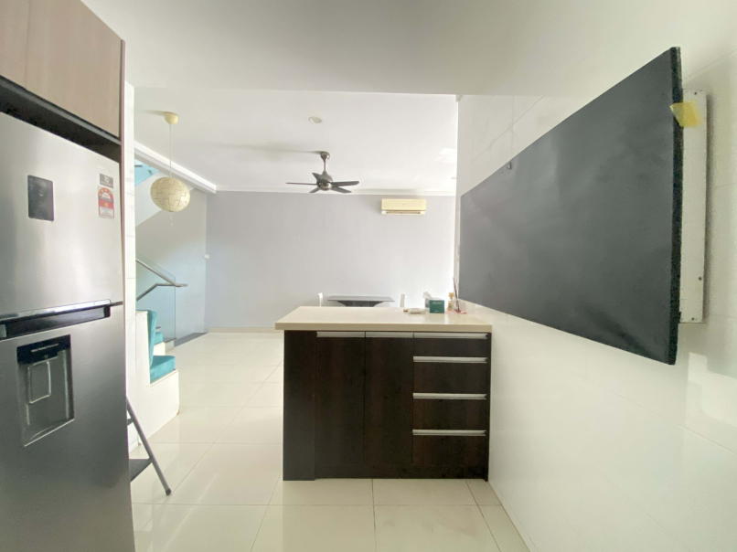 Aqua Villa Townhouse Sek 7 Shah Alam by Emily - photo 6