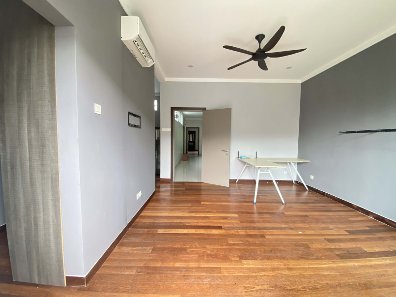 Aqua Villa Townhouse Sek 7 Shah Alam by Emily - photo 9