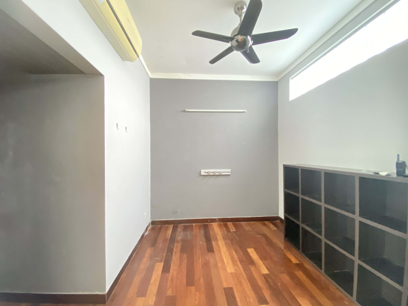 Aqua Villa Townhouse Sek 7 Shah Alam by Emily - photo 10