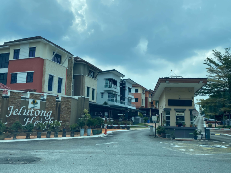 2607 Bungalow Land Bukit Jelutong by Emily - photo 4