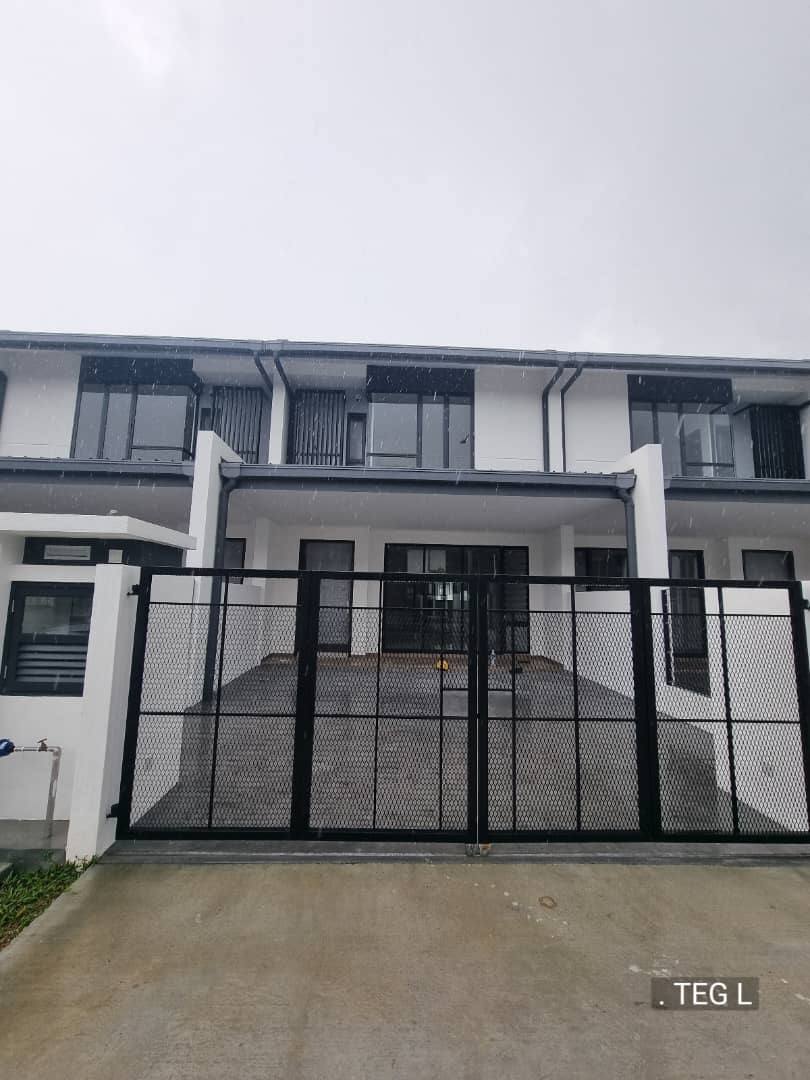 Nadira Bandar Bukit  ...