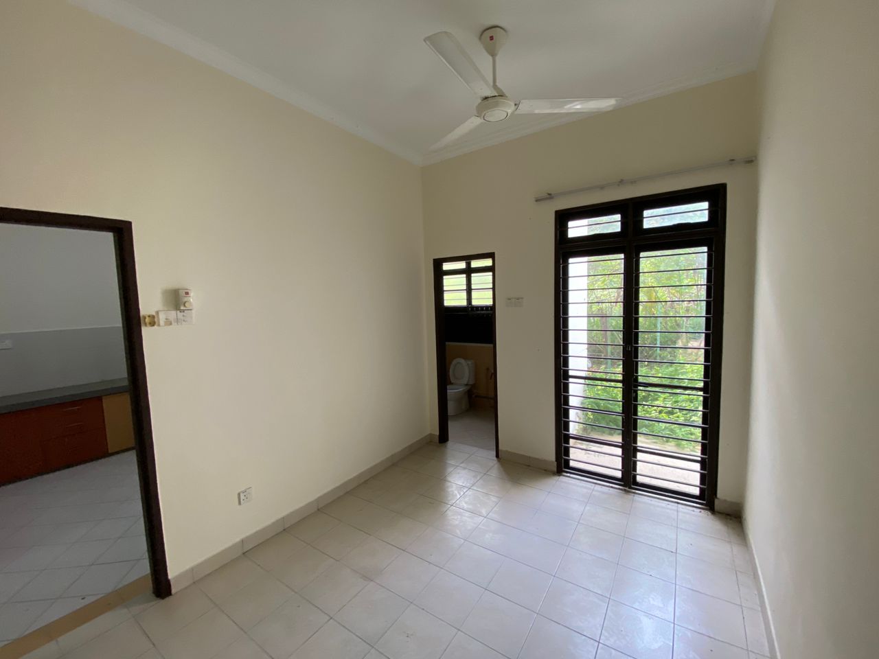 1 BK5E, Hening 2 and half sty for sale - photo 4