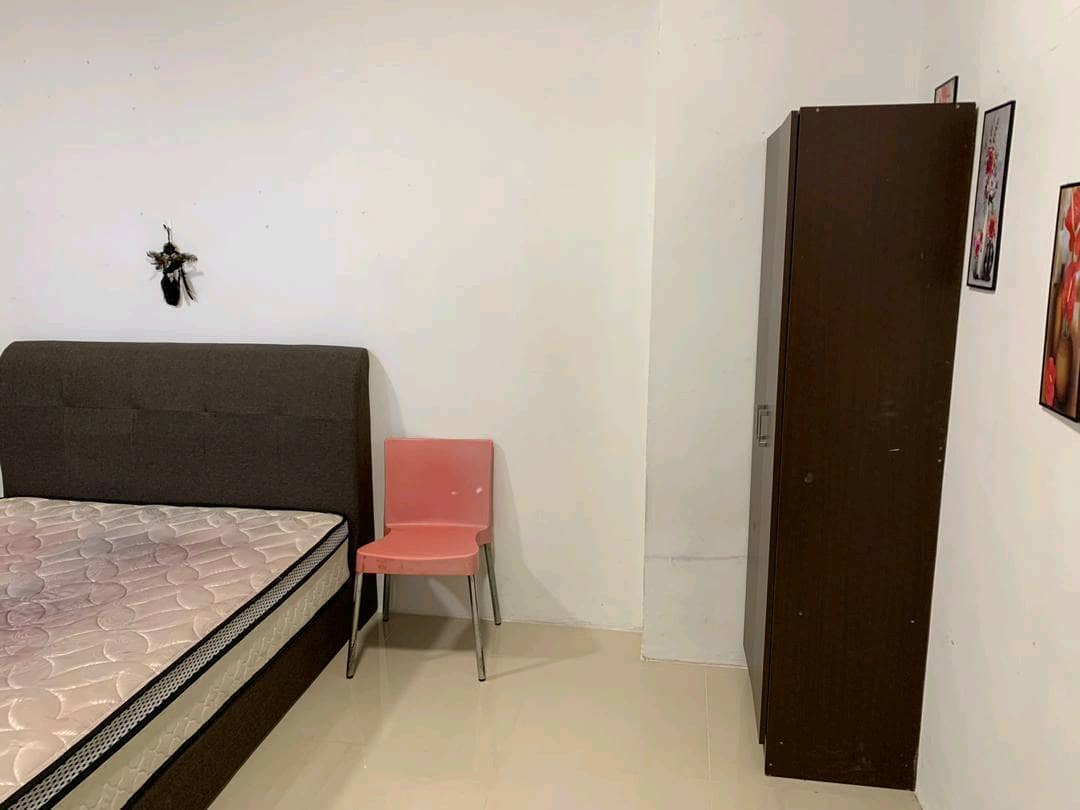 Partly Furnisher Ridzuan Condo for Rent 1190sf - photo 4
