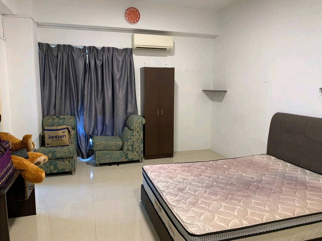 Partly Furnisher Ridzuan Condo for Rent 1190sf - photo 7