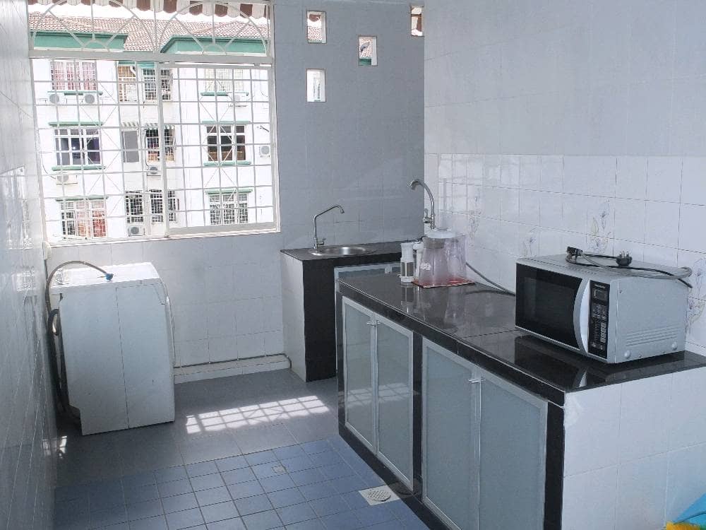 Partly Furnisher Ridzuan Condo for Rent 1190sf - photo 9