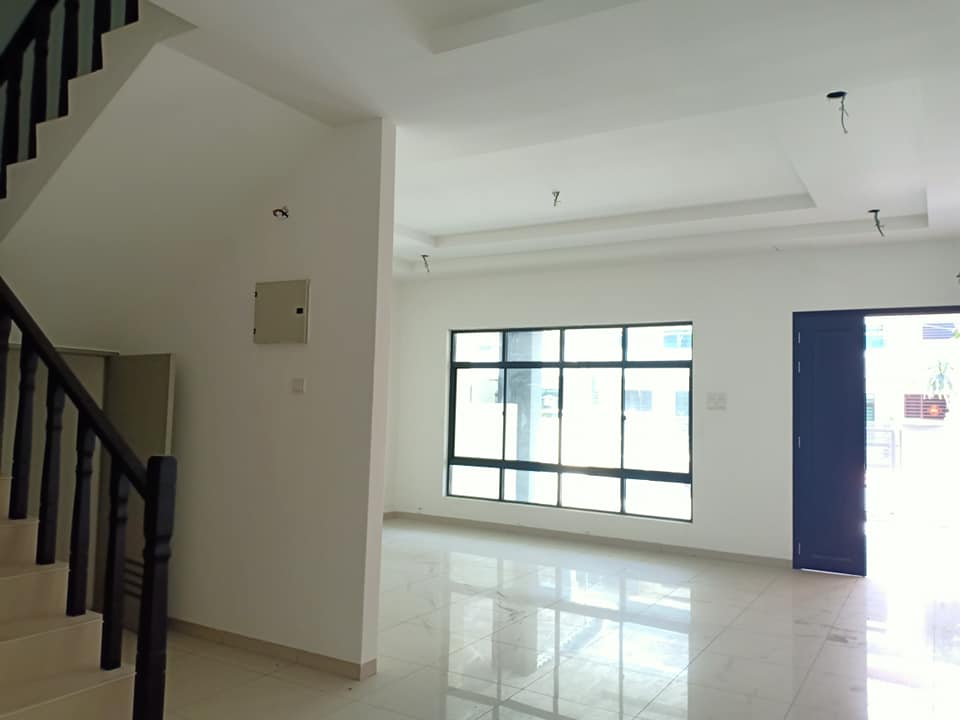 Brand New Lapangan Hartamas Double Storey House - photo 2