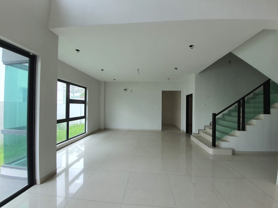 Gated and Guarded Brand New Semi d House - photo 3