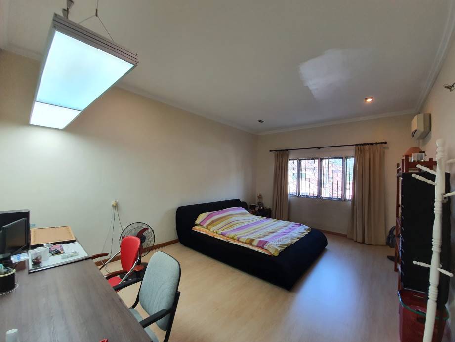 Fully Furnished Pulai Heights Two Storey Semi D - photo 5