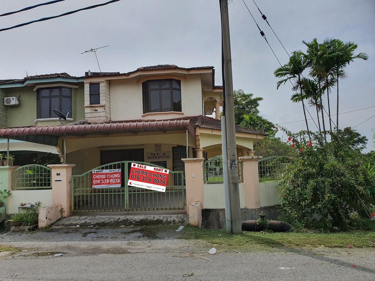 Double Storey Corner House For Rent