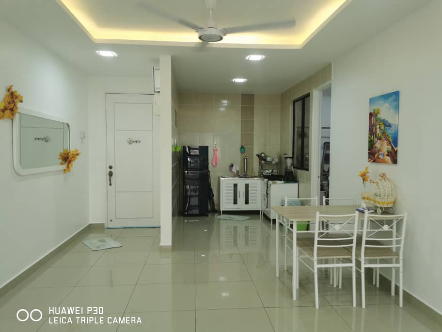 Fully Furnished Upper East Condo at Tiger Lane - photo 4
