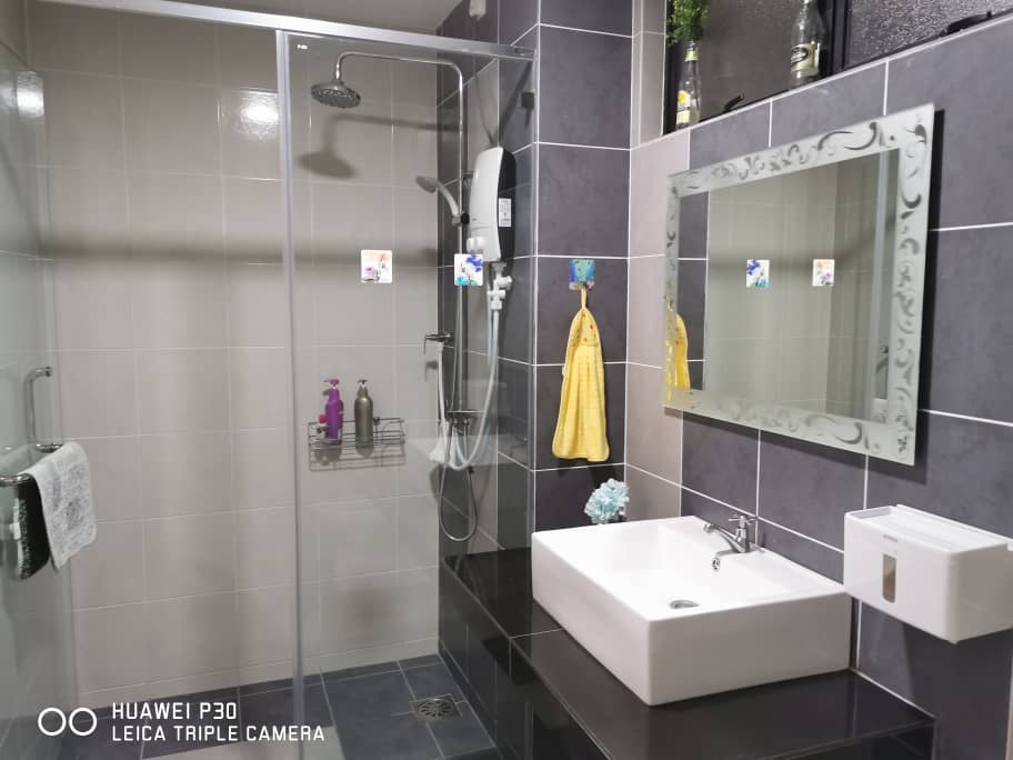 Fully Furnished Upper East Condo at Tiger Lane - photo 5