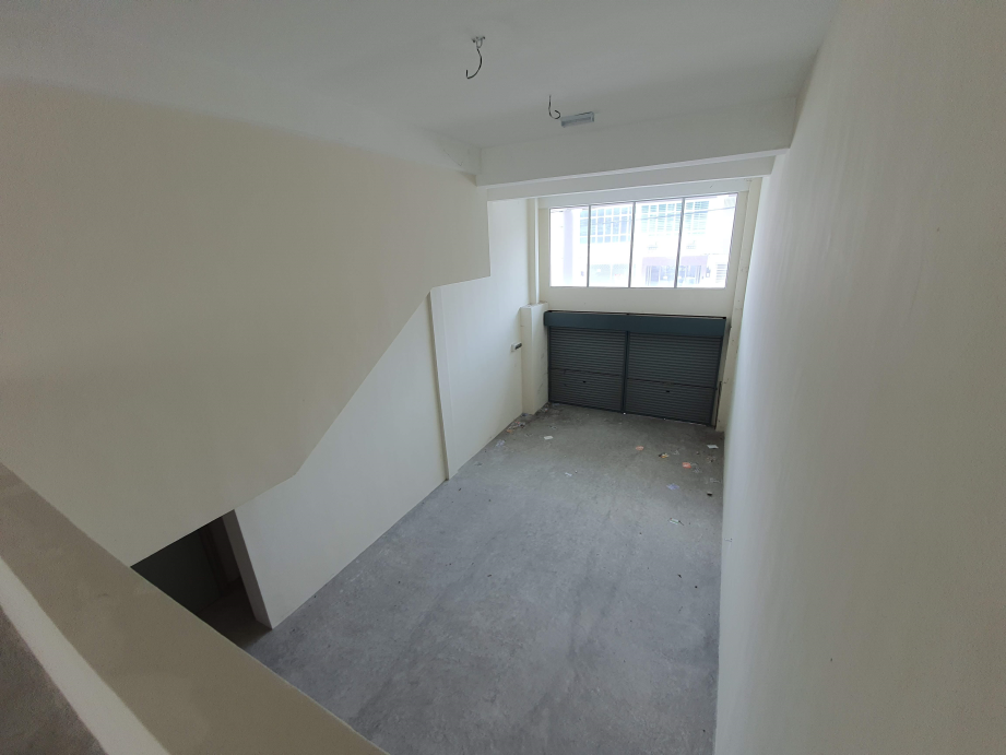 Pusat Perdagangan Tasek Indra Ground Floor shop - photo 7