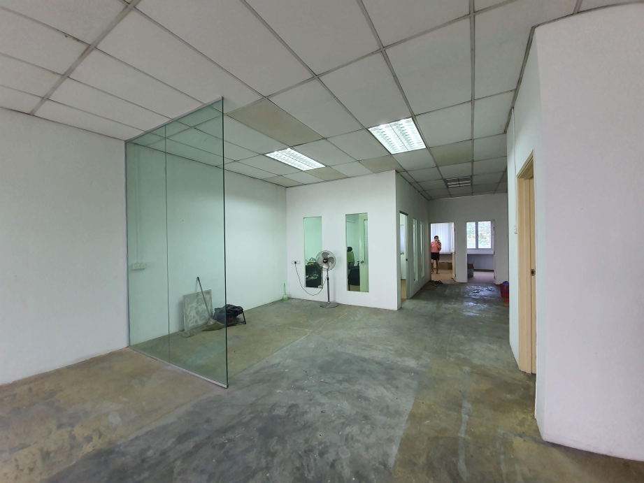PF 1st Floor Office Ipoh Tasek IGB with aircond - photo 3
