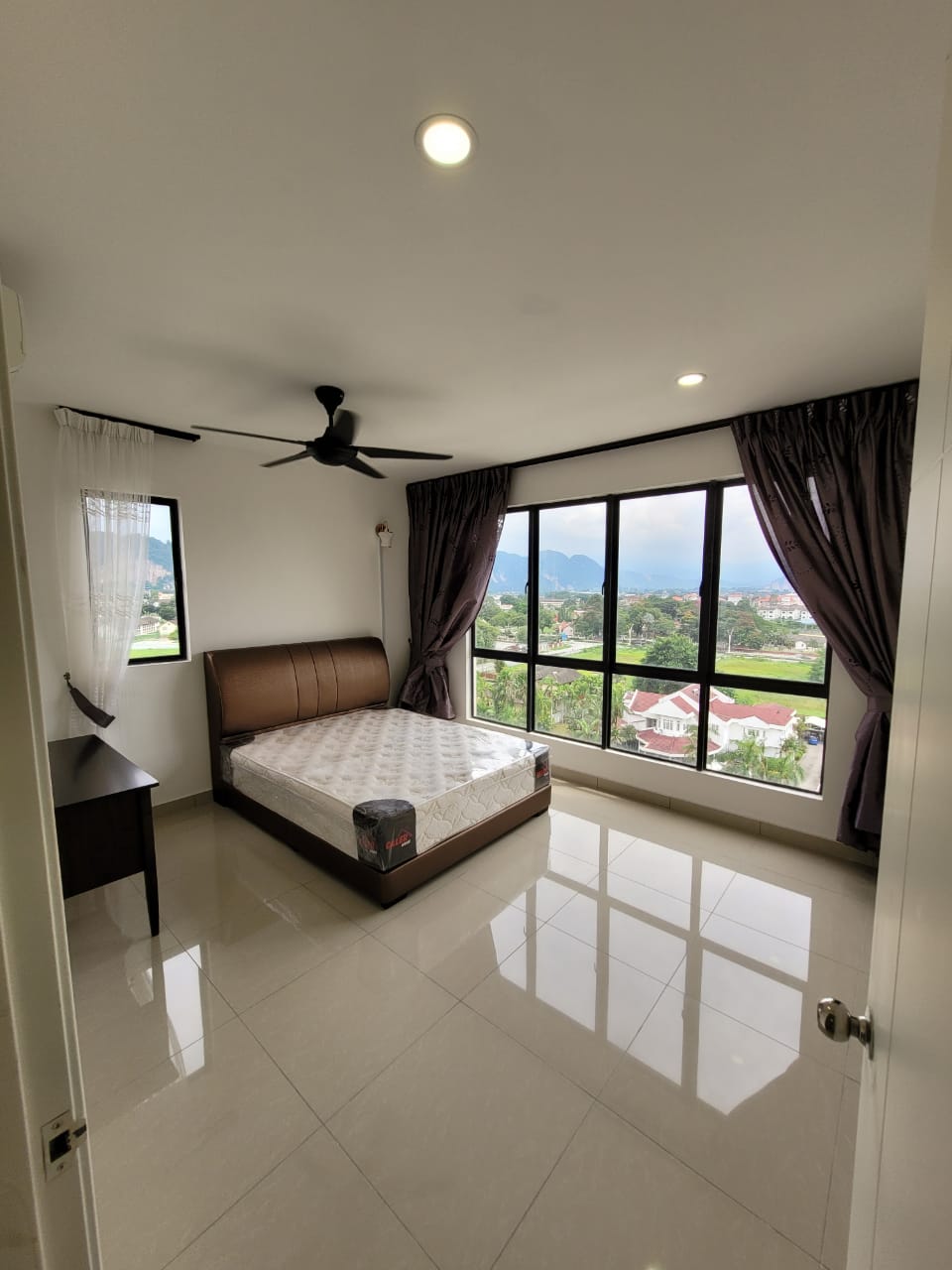 Upper East Condominium Fully Furnished for Rent