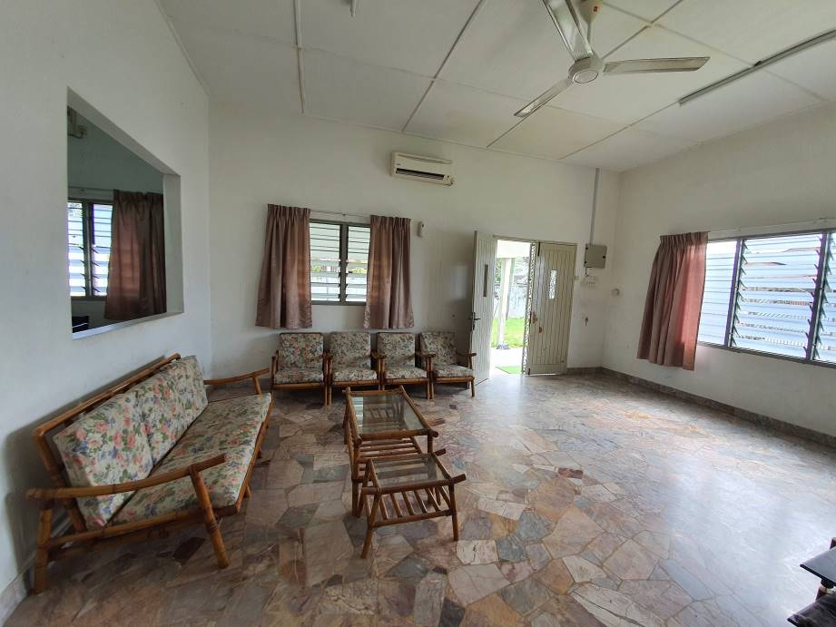 Pasir Putih Single Storey Bungalow for Rent - photo 2