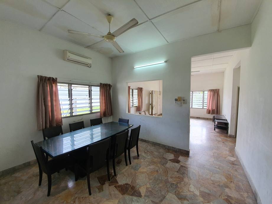 Pasir Putih Single Storey Bungalow for Rent - photo 3
