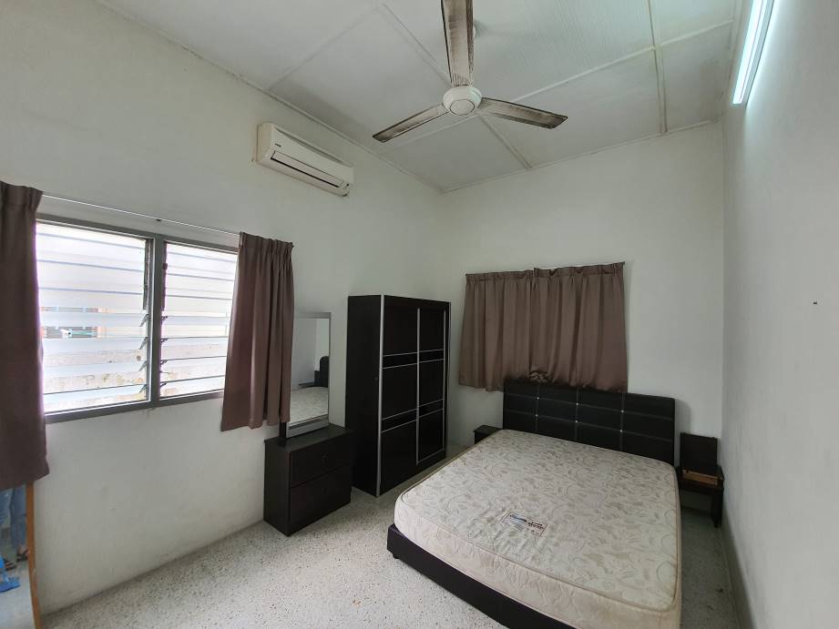 Pasir Putih Single Storey Bungalow for Rent - photo 5
