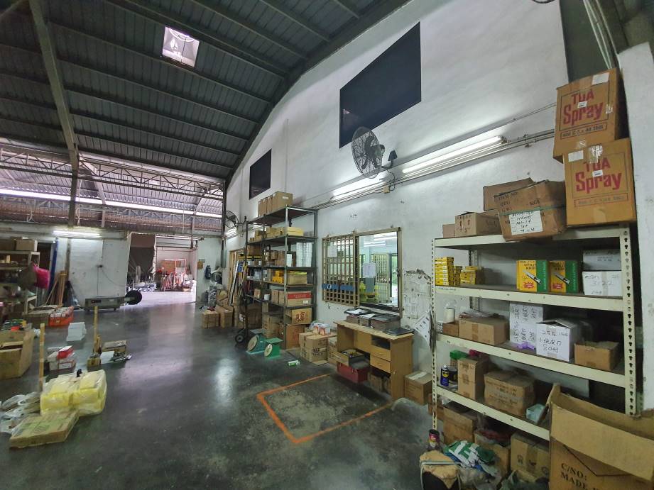 Lahat Kws Perindustrian Rima 2adjoining Factory - photo 2