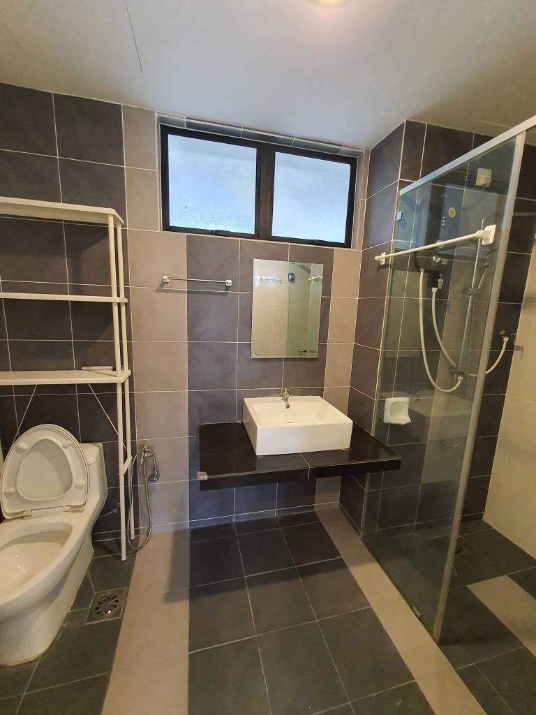 Upper East Condo Corner unit for Sale - photo 7