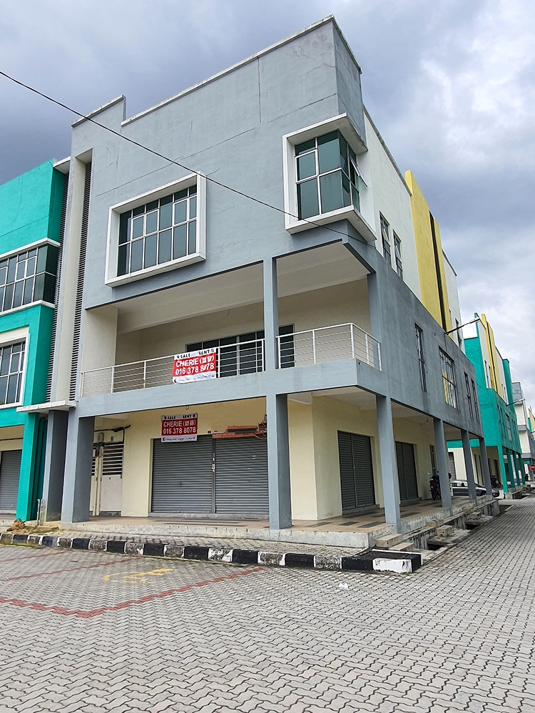 Falim Tin City shop for rent