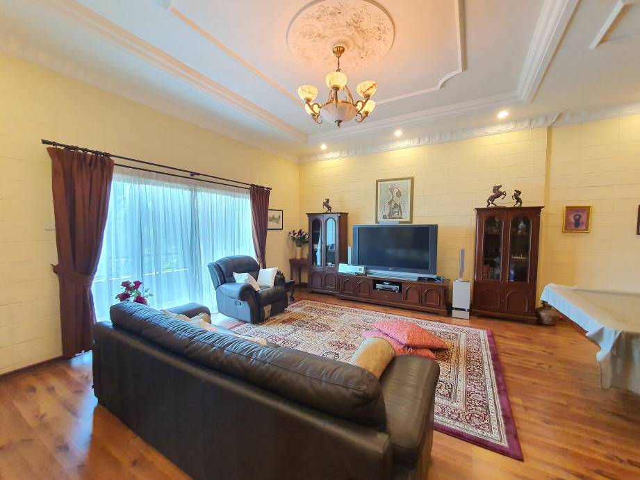 Off Taman Canning Bungalow near polo ground ipoh - photo 11