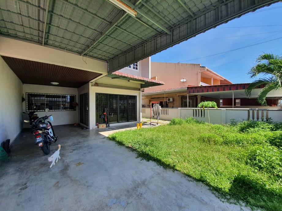 Silibin First Garden Taman Pertama semi d House