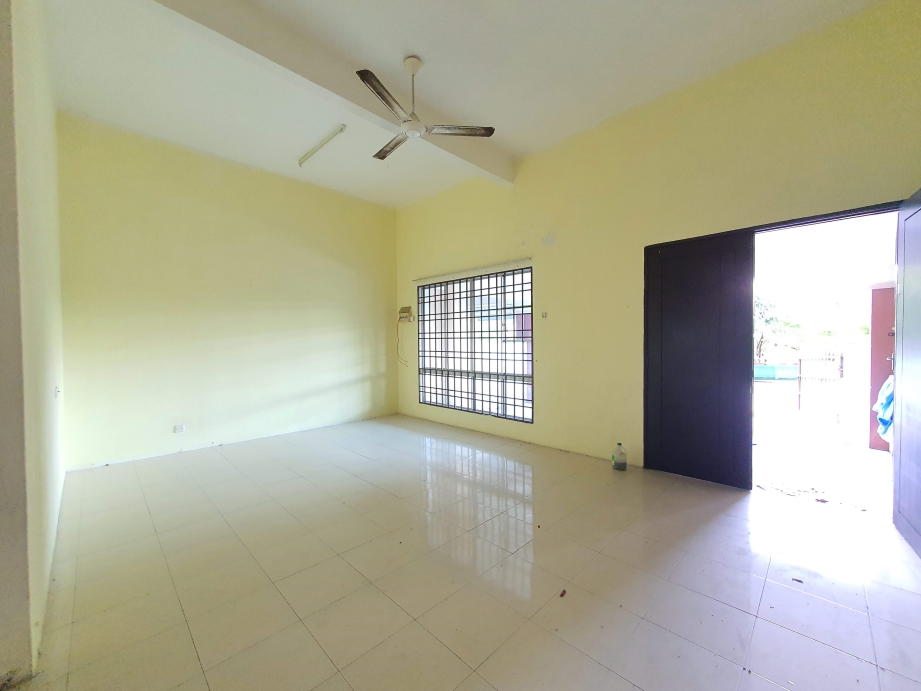 Pengkalan Prima near Bandar Seri botani - photo 3