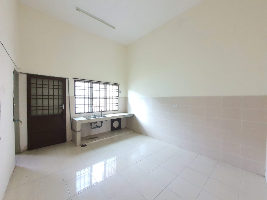 Pengkalan Prima near Bandar Seri botani - photo 4