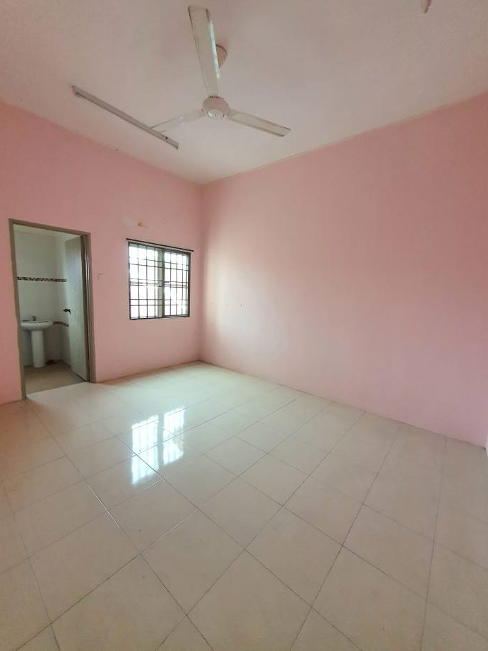 Pengkalan Prima near Bandar Seri botani - photo 8