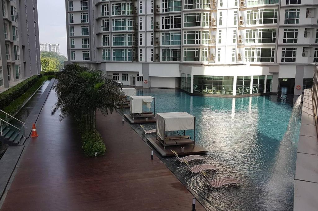 Central Residence at Sungai Besi 328k only