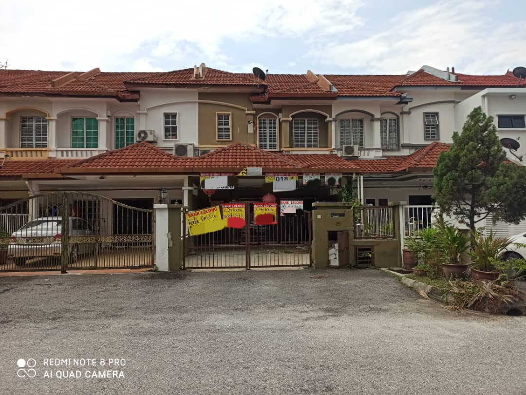 2 sty house at Mutiara Puchong Below market 120k