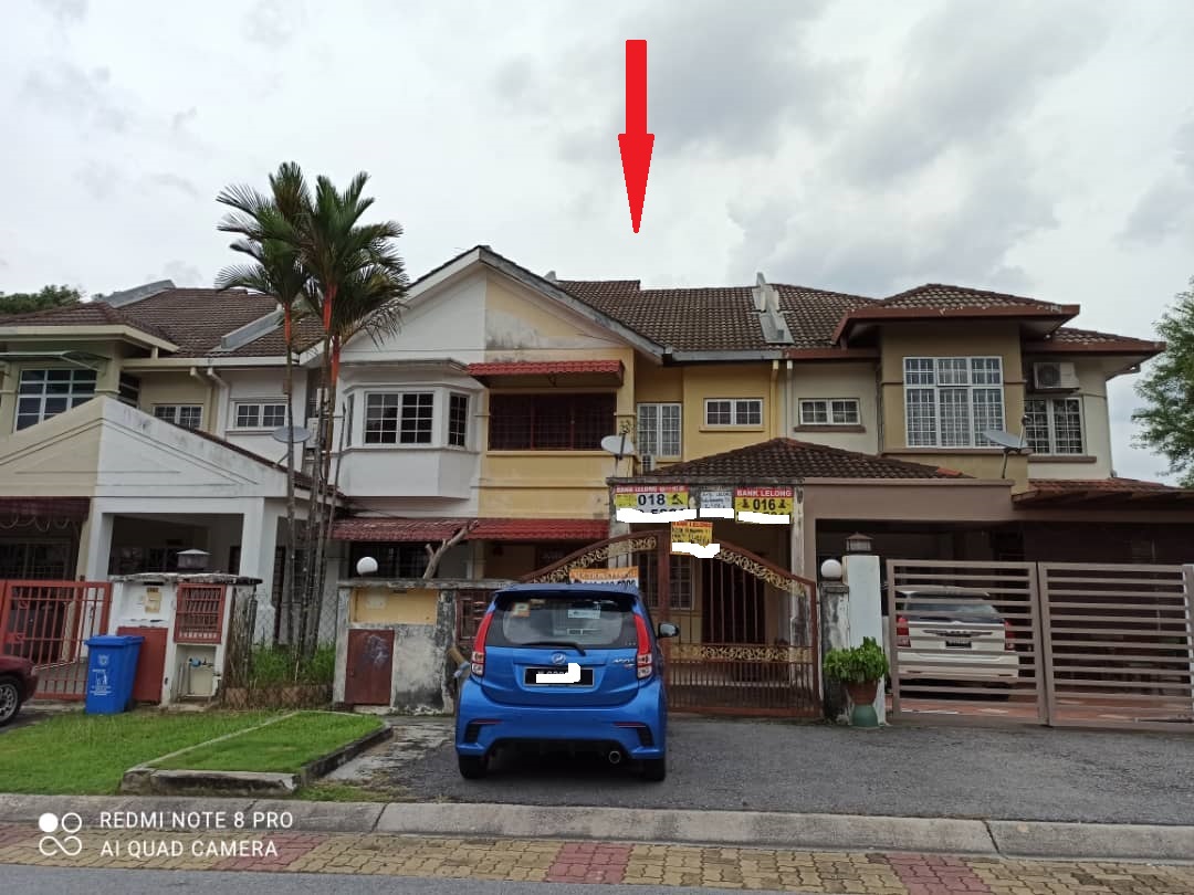 2 sty house at Kota Kemuning 518k only - photo 1