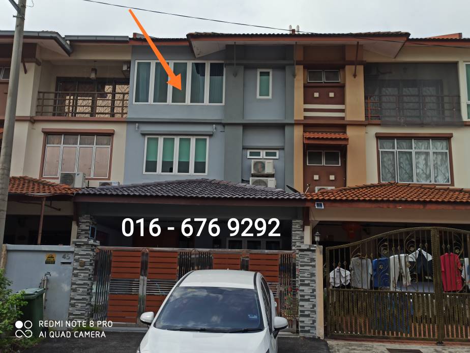 3 sty superlink house below market 200k