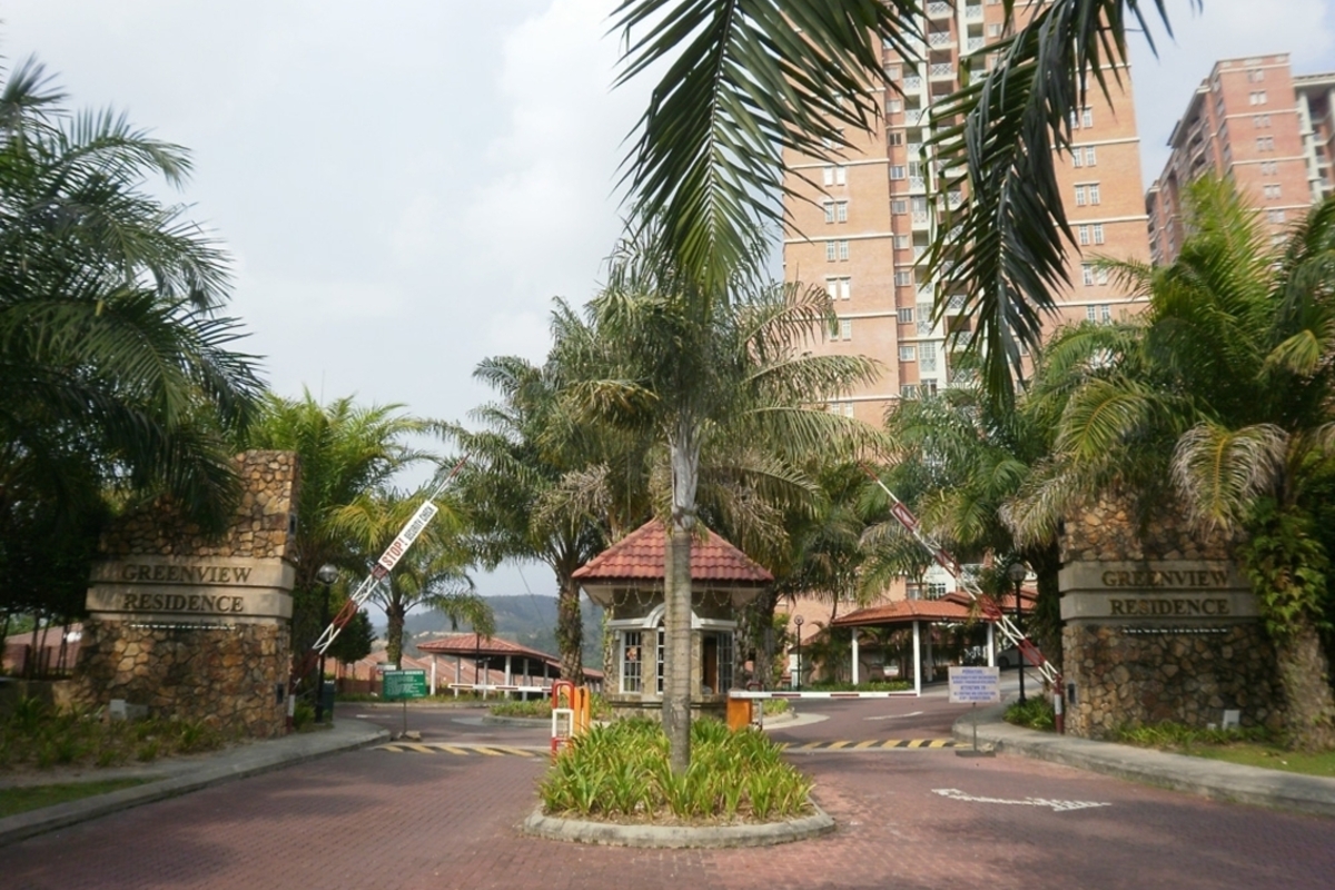 Greenview Residence Sungai Long, Below Market 106k - photo 1