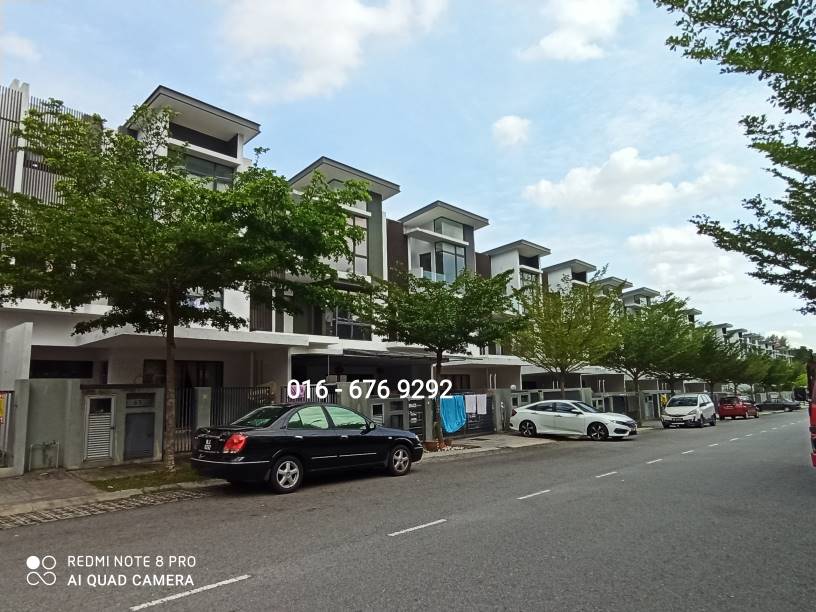 3 sty villa at Kajang below market 174k - photo 2