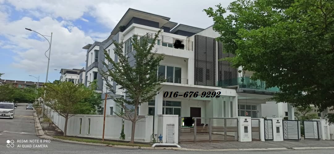 3 sty semi-d at Suria Villa, Below market 228k - photo 1