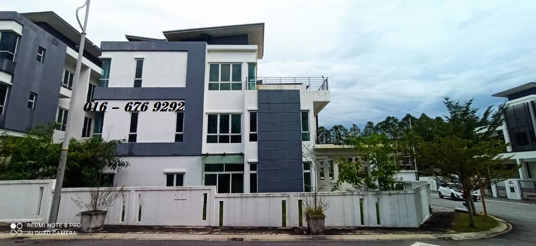 3 sty semi-d at Suria Villa, Below market 228k - photo 3
