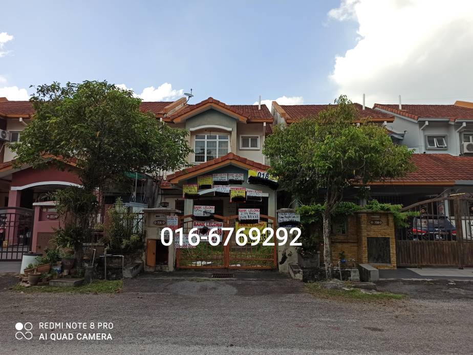 2 sty house at Putra Heights, Below Market 209k
