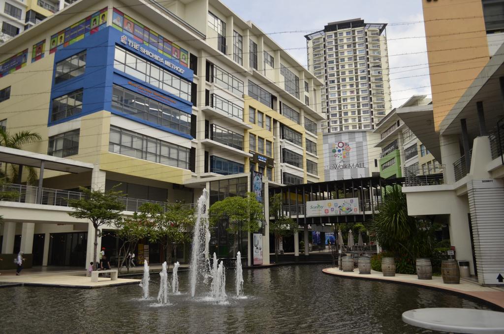 Commercial unit at SetiaWalk Puchong, Below Market - photo 3