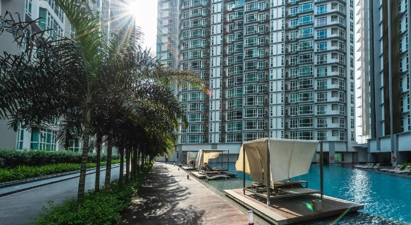 Central Residence at Sungai Besi Below Market 225k - photo 2