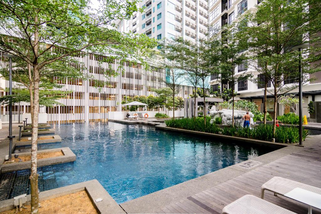 188 Suites Fraser Residence Below Market 229k - photo 4