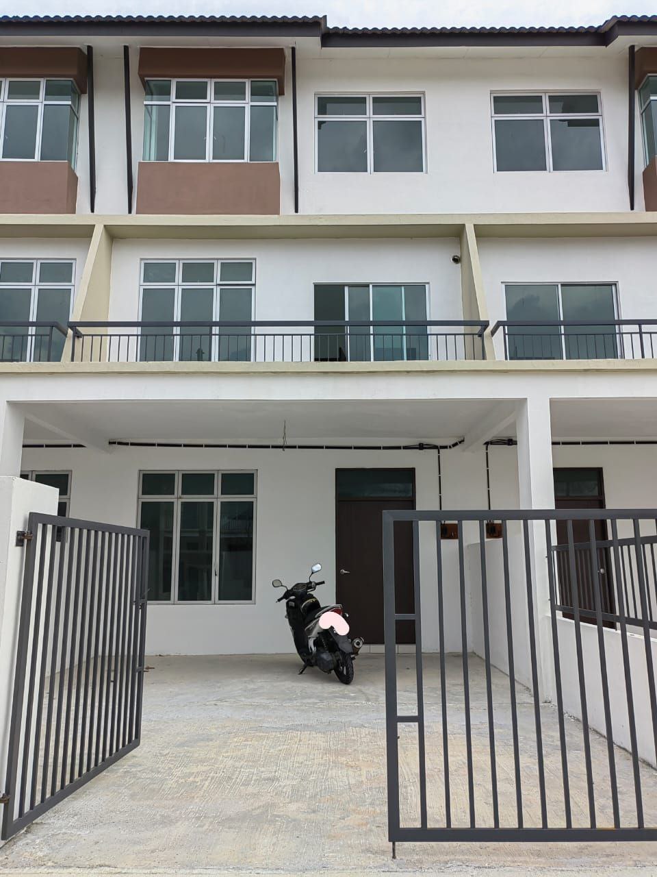 3 Storey In Kundang  ...