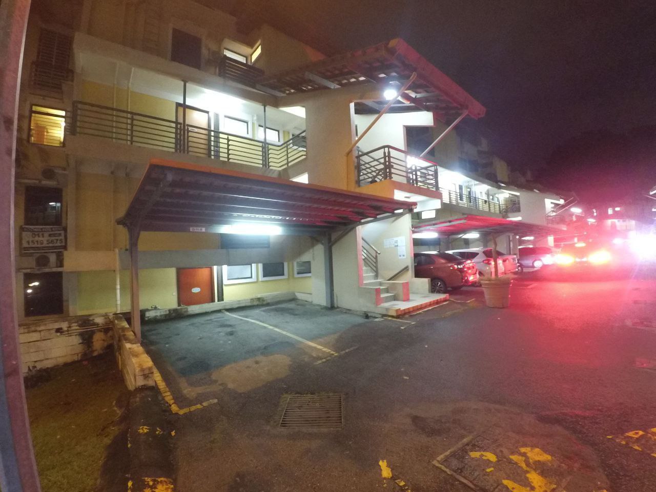 Corner Lot In Townvi ...