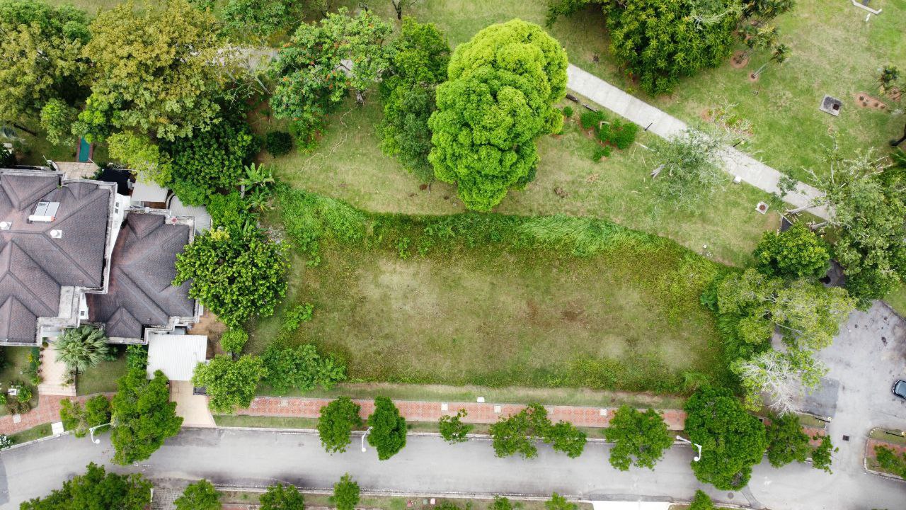 LAND FOR SALE in PRE ...
