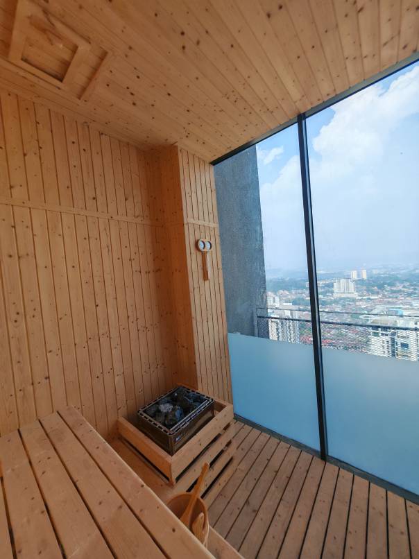 emerald 9 Freehold mrt 1300sf